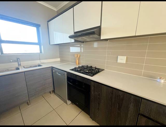 2 BEDROOM APARTMENT TO LET IN SANDOWN ESTATE